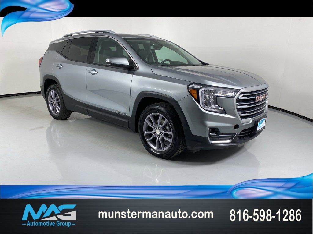 Used 2023 GMC Terrain SLT image 1