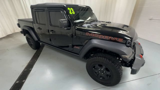 Used 2023 Jeep Gladiator Mojave AWD/4WD image 2