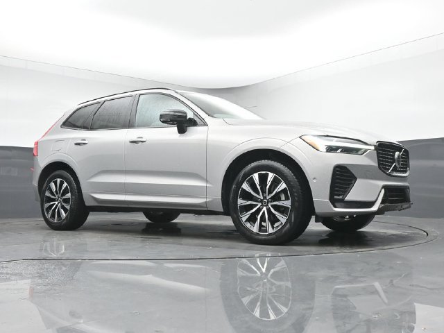Used 2024 Volvo XC60 B5 Plus w/ Protection Package Premier AWD/4WD image 10
