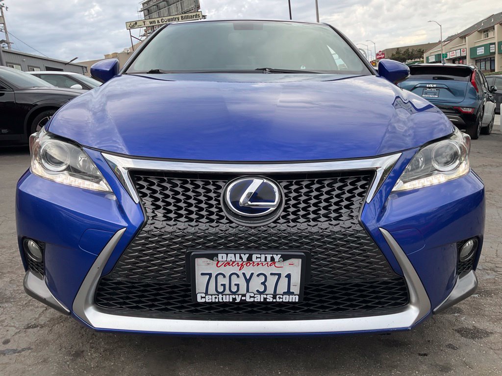 Used 2014 Lexus CT 200h w/ F Sport w/Nuluxe Interior FWD image 2