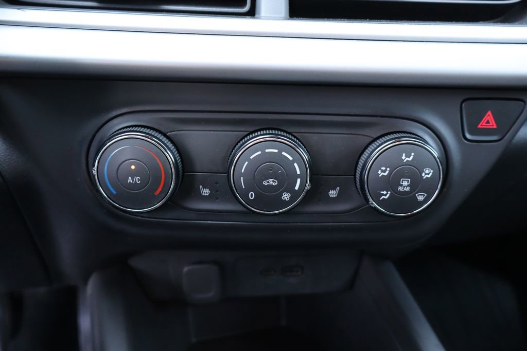 Used 2024 Chevrolet Trax LS w/ LS Convenience Package FWD image 20