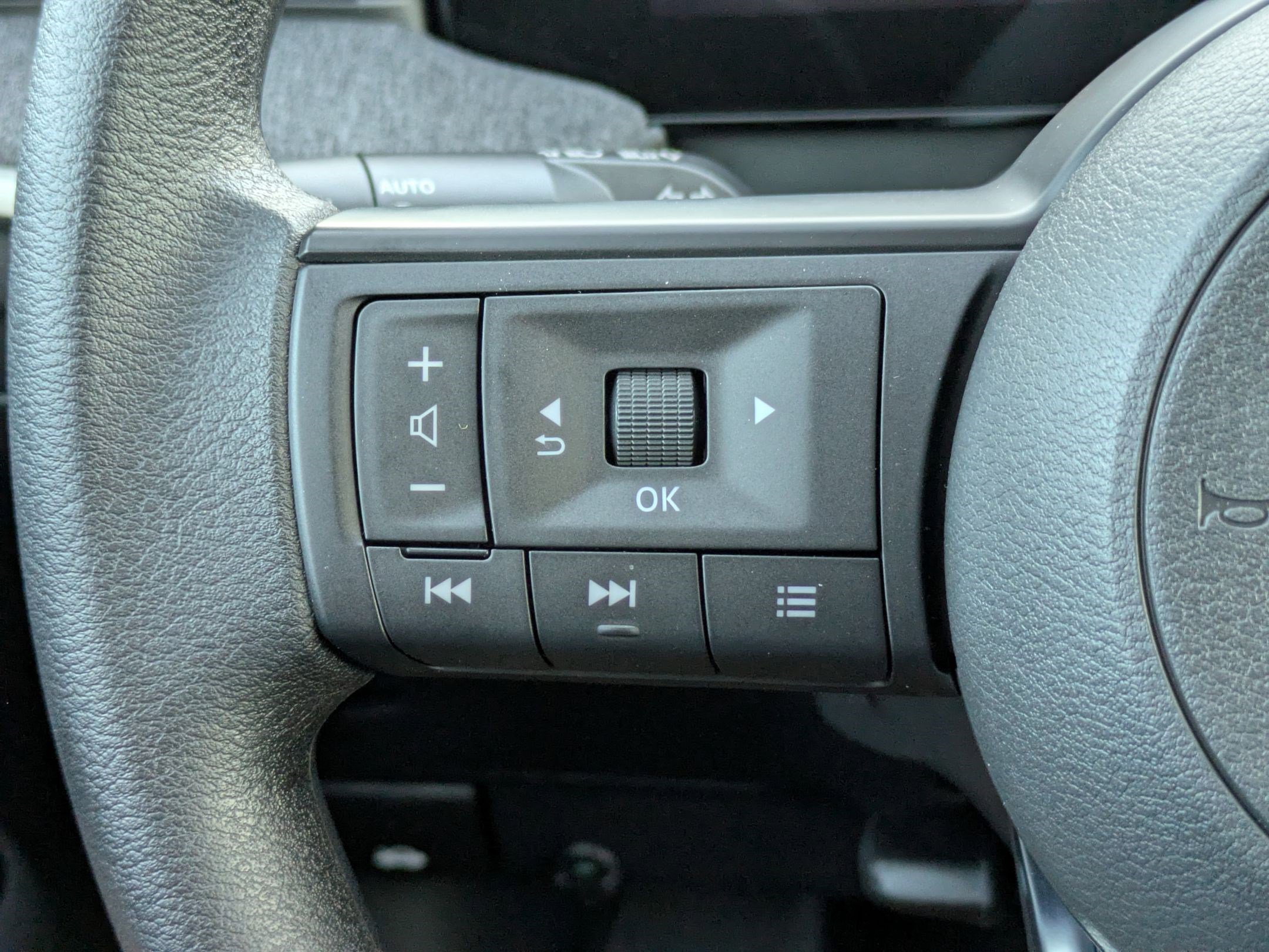 New 2026 Nissan Kicks S image 14