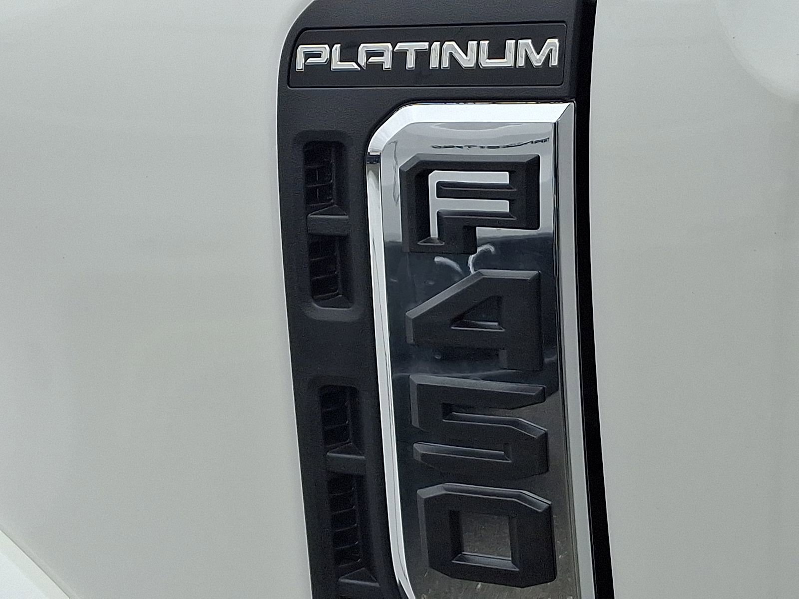 New 2026 Ford F450 Platinum w/ Platinum Plus Package image 17