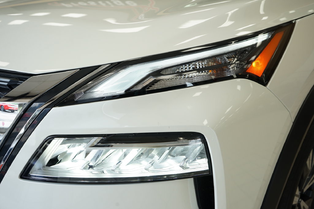 Used 2023 Nissan Rogue SL AWD/4WD image 22
