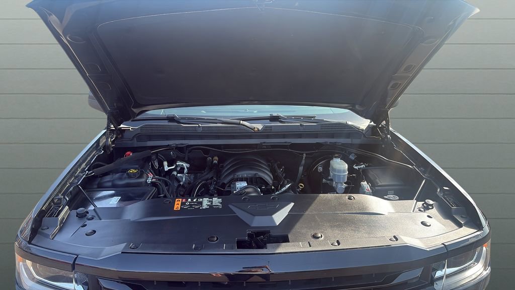 Used 2018 Chevrolet Silverado 1500 LT w/ All Star Edition image 18