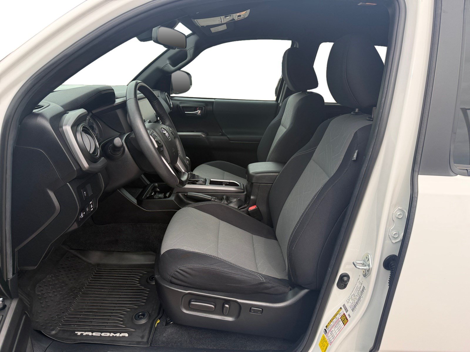 Used 2021 Toyota Tacoma TRD Sport w/ Technology Package AWD/4WD image 10