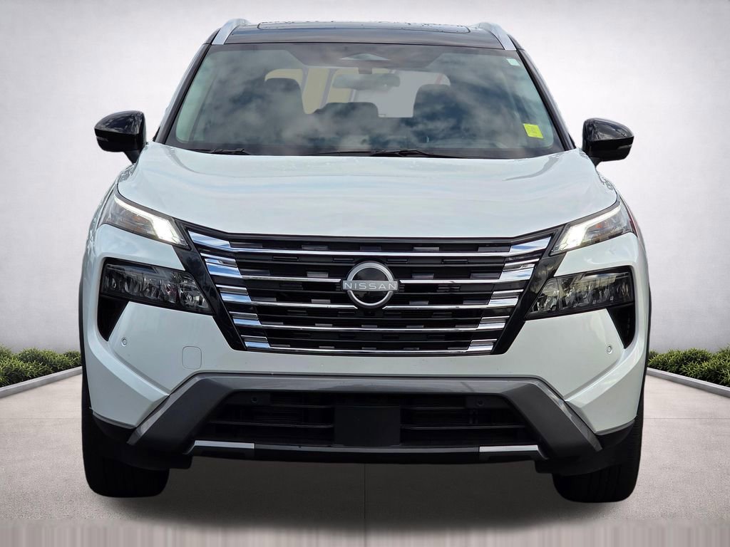 Used 2025 Nissan Rogue SL w/ Tech Package AWD/4WD image 3