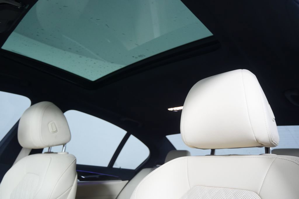 Certified 2023 BMW 530i w/ Convenience Package image 12