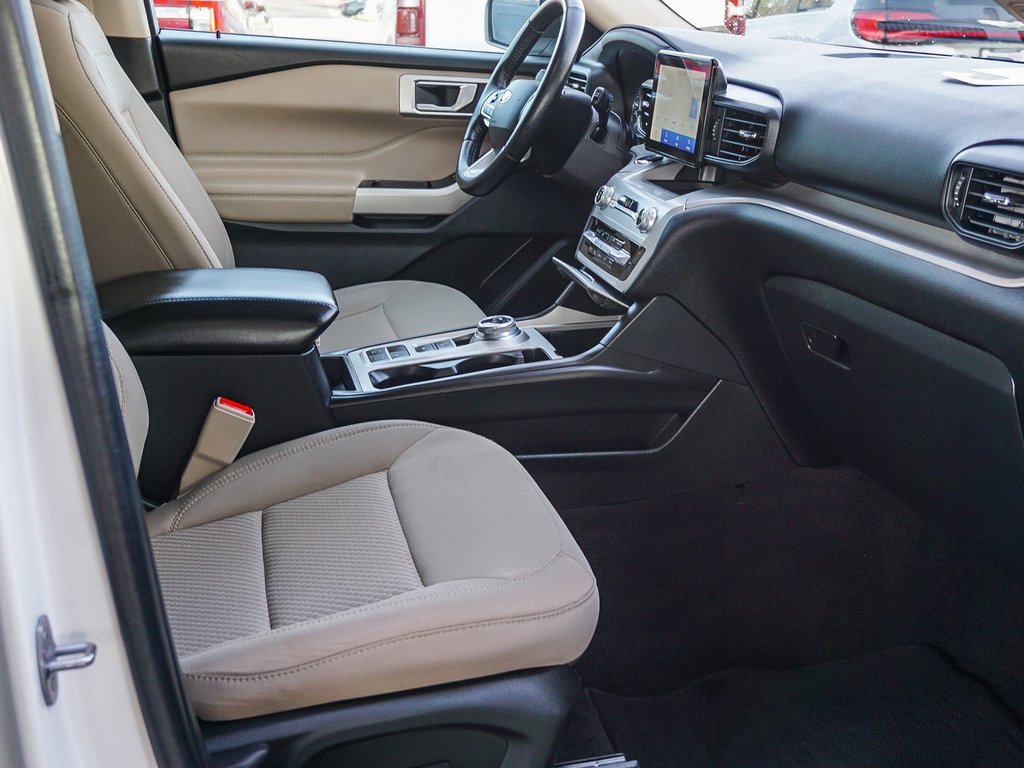Certified 2022 Ford Explorer XLT image 13