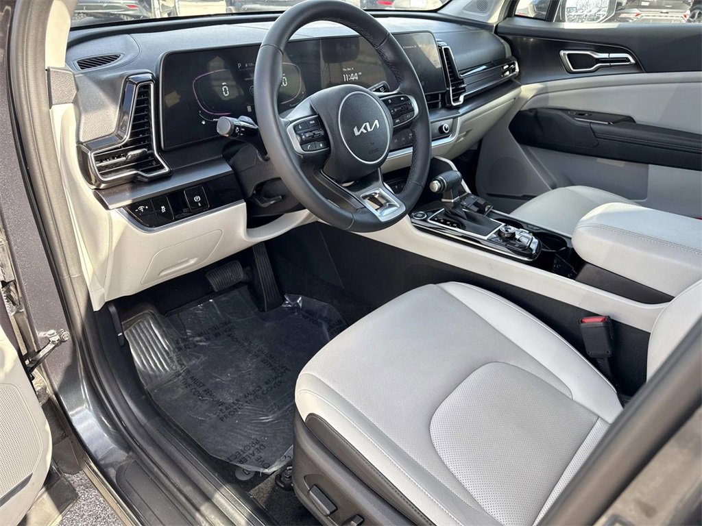 Used 2024 Kia Sportage EX image 10