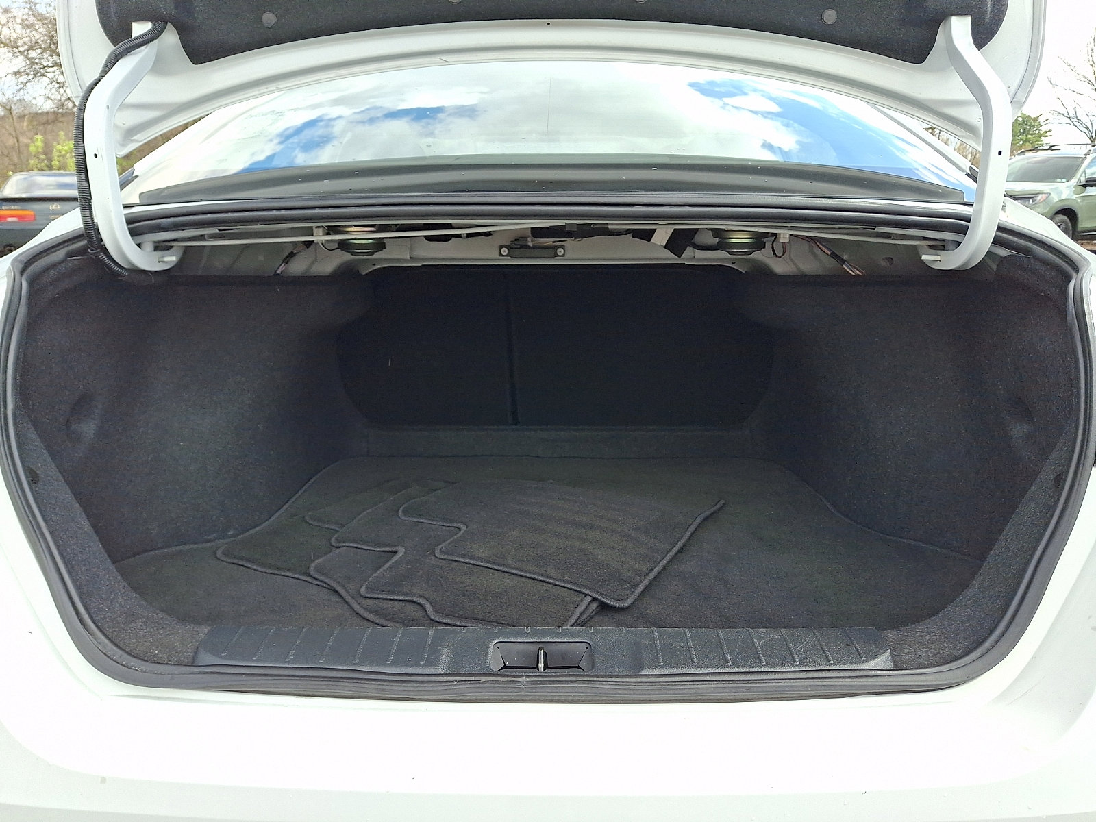 Used 2025 Nissan Sentra SV image 30