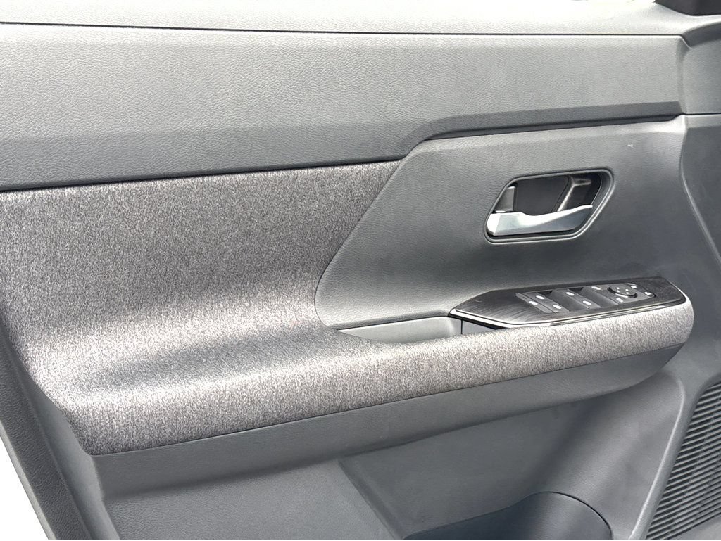 New 2026 Nissan Kicks S w/ Charging Package FWD image 18