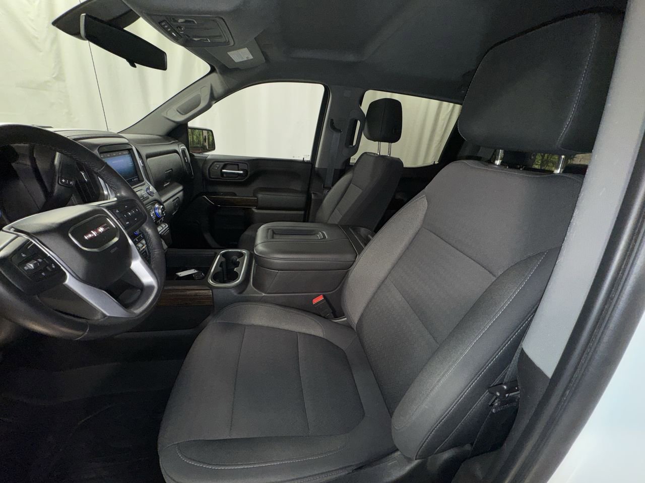 Used 2020 GMC Sierra 1500 Elevation w/ Elevation Value Package image 17