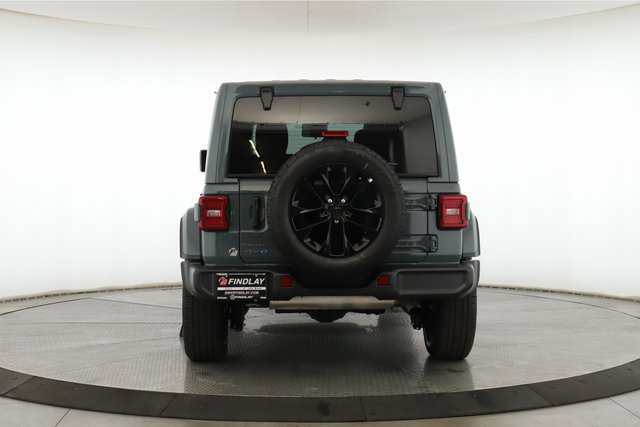 Used 2025 Jeep Wrangler Unlimited Sahara image 11