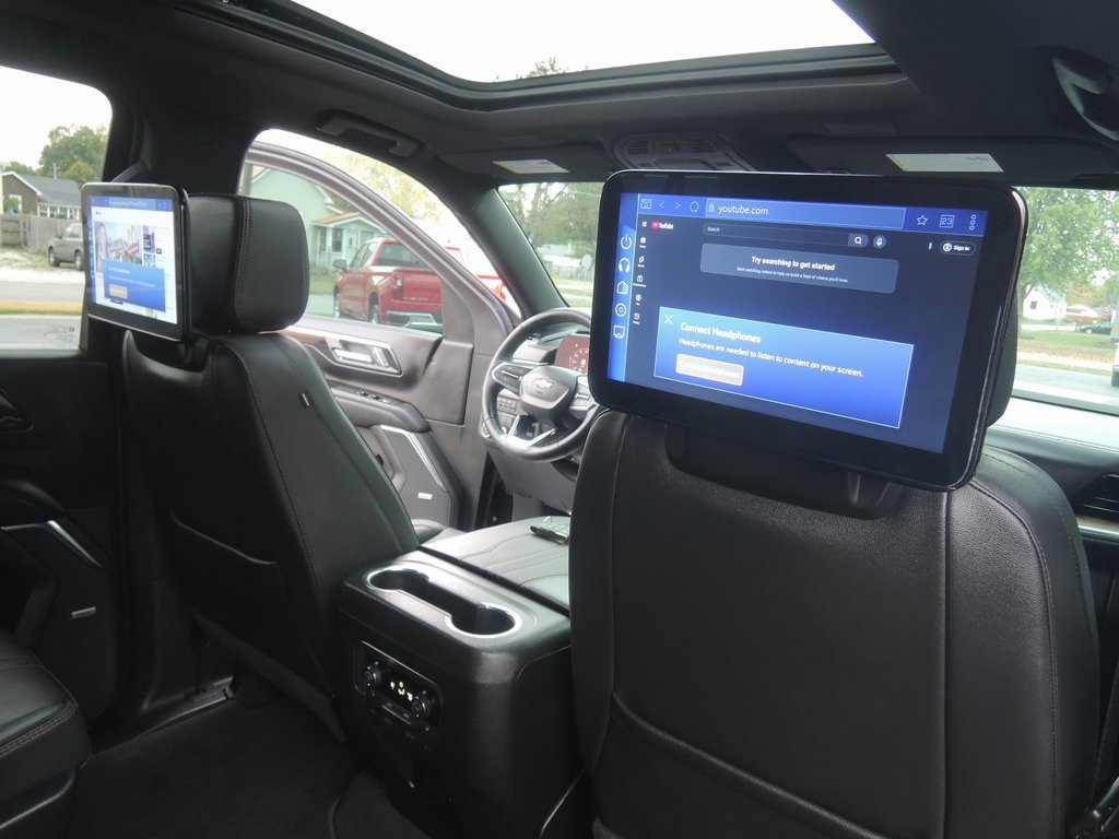 Used 2025 Chevrolet Suburban High Country image 42