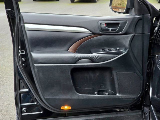 Used 2015 Toyota Highlander Plus image 22