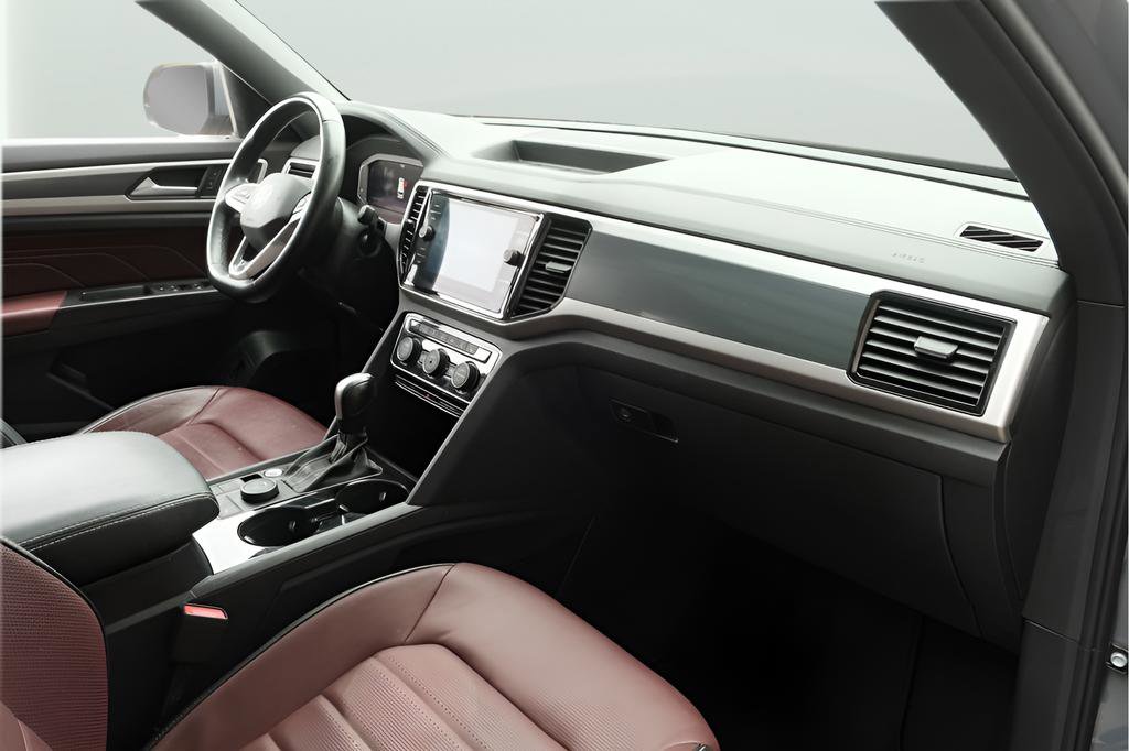 Used 2023 Volkswagen Atlas Cross Sport SEL Premium R-Line image 19