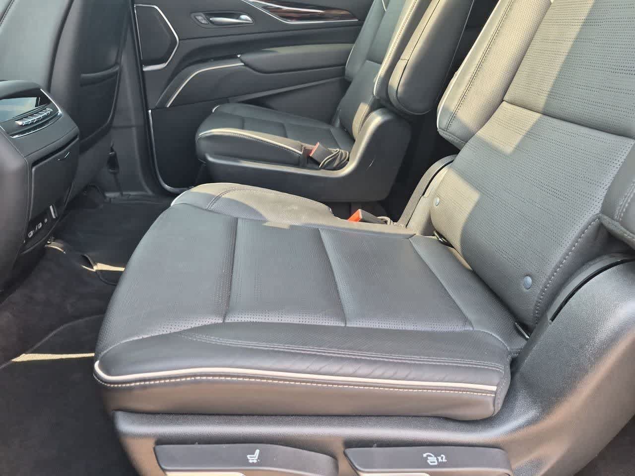 Used 2023 Cadillac Escalade ESV Premium Luxury AWD/4WD image 11