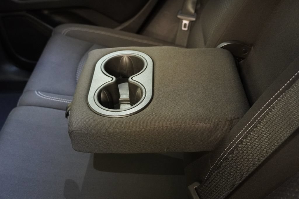 Used 2024 GMC Terrain SLE w/ Driver Convenience Package FWD image 28
