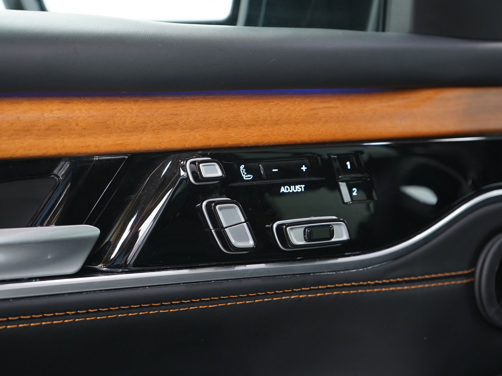 Used 2024 Jeep Grand Wagoneer L Series III image 29