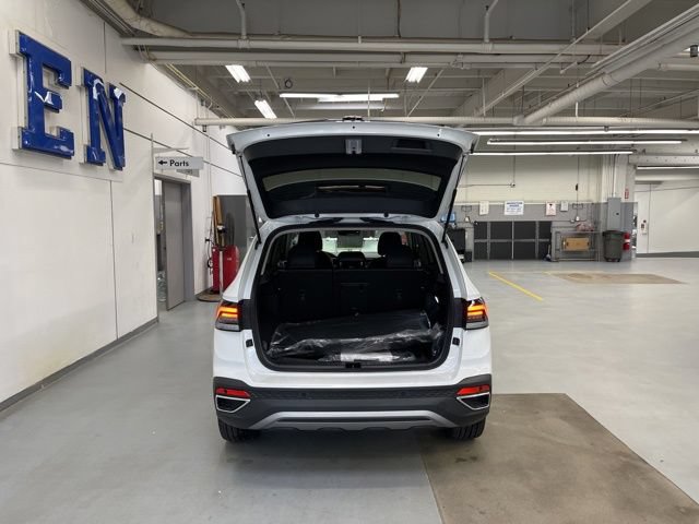 New 2026 Volkswagen Taos SEL AWD/4WD image 9
