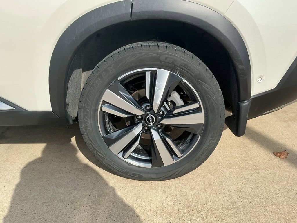 Used 2023 Nissan Rogue Platinum image 6