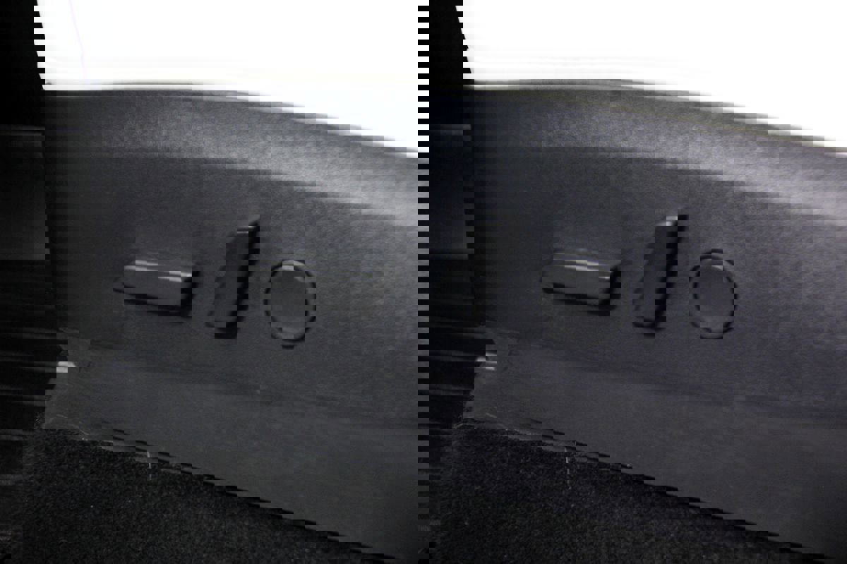 Used 2020 Tesla Model Y Long Range image 18