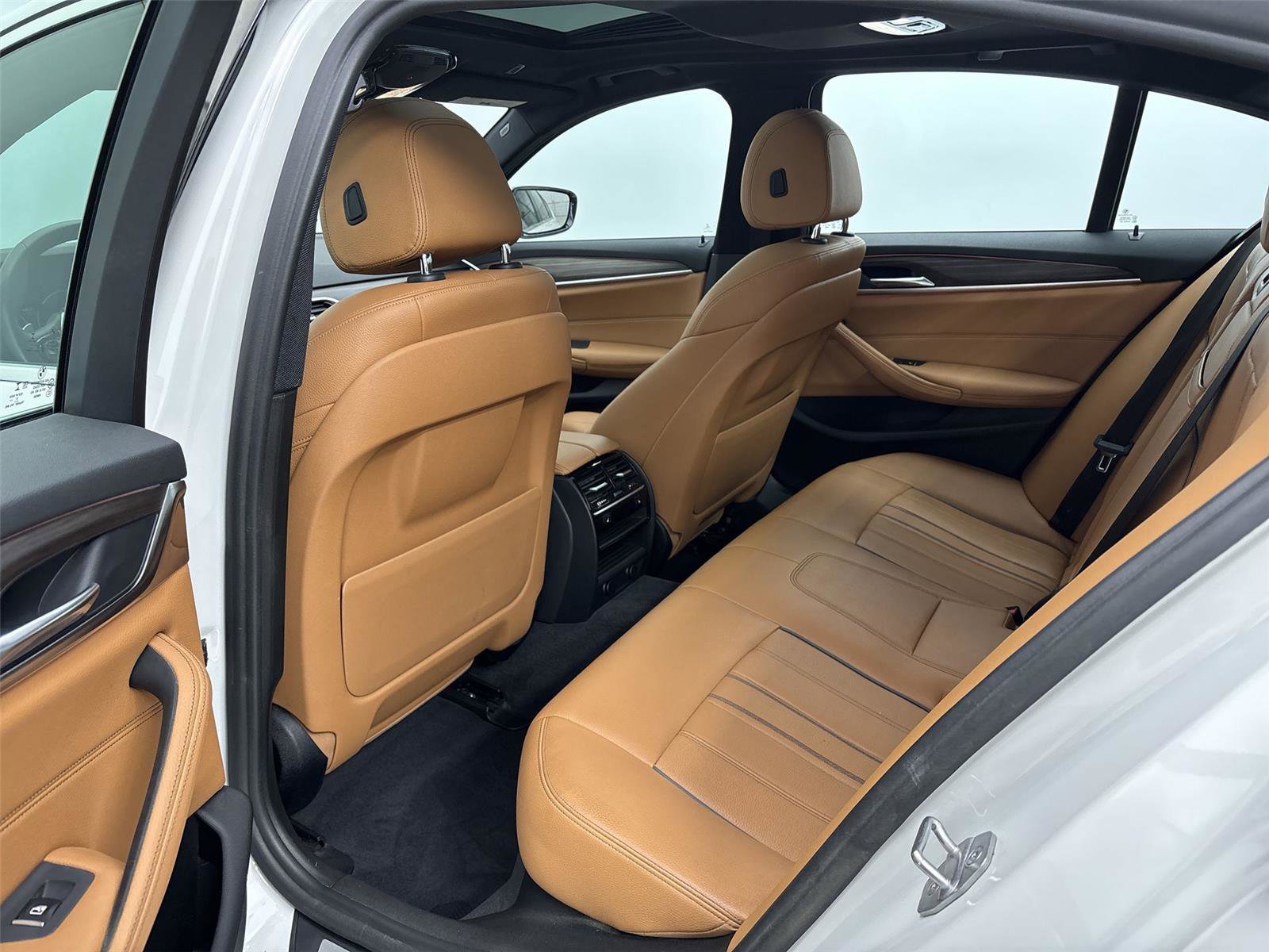 Used 2018 BMW 530i xDrive image 29