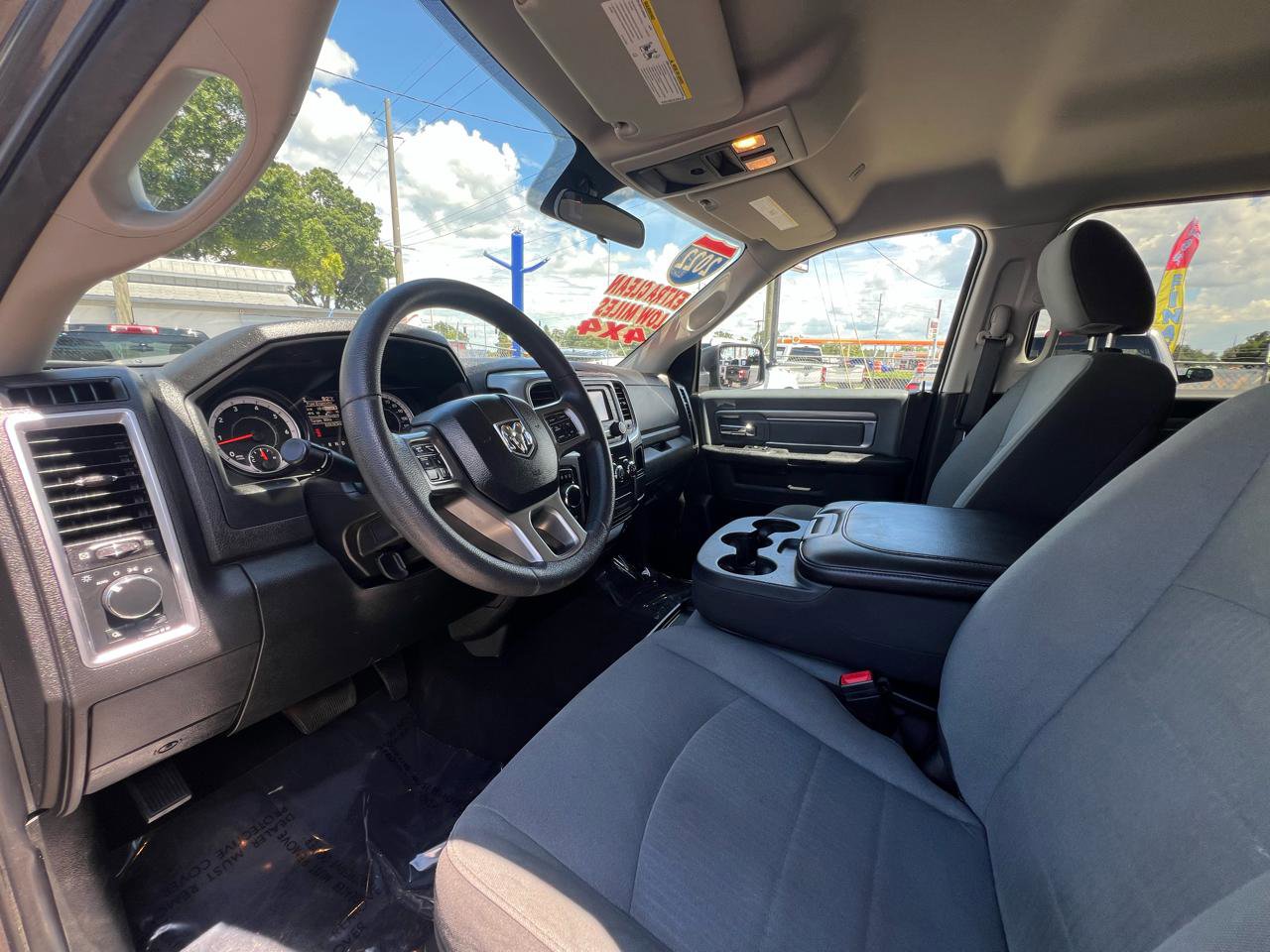 Used 2022 RAM 1500 Classic SLT AWD/4WD image 14