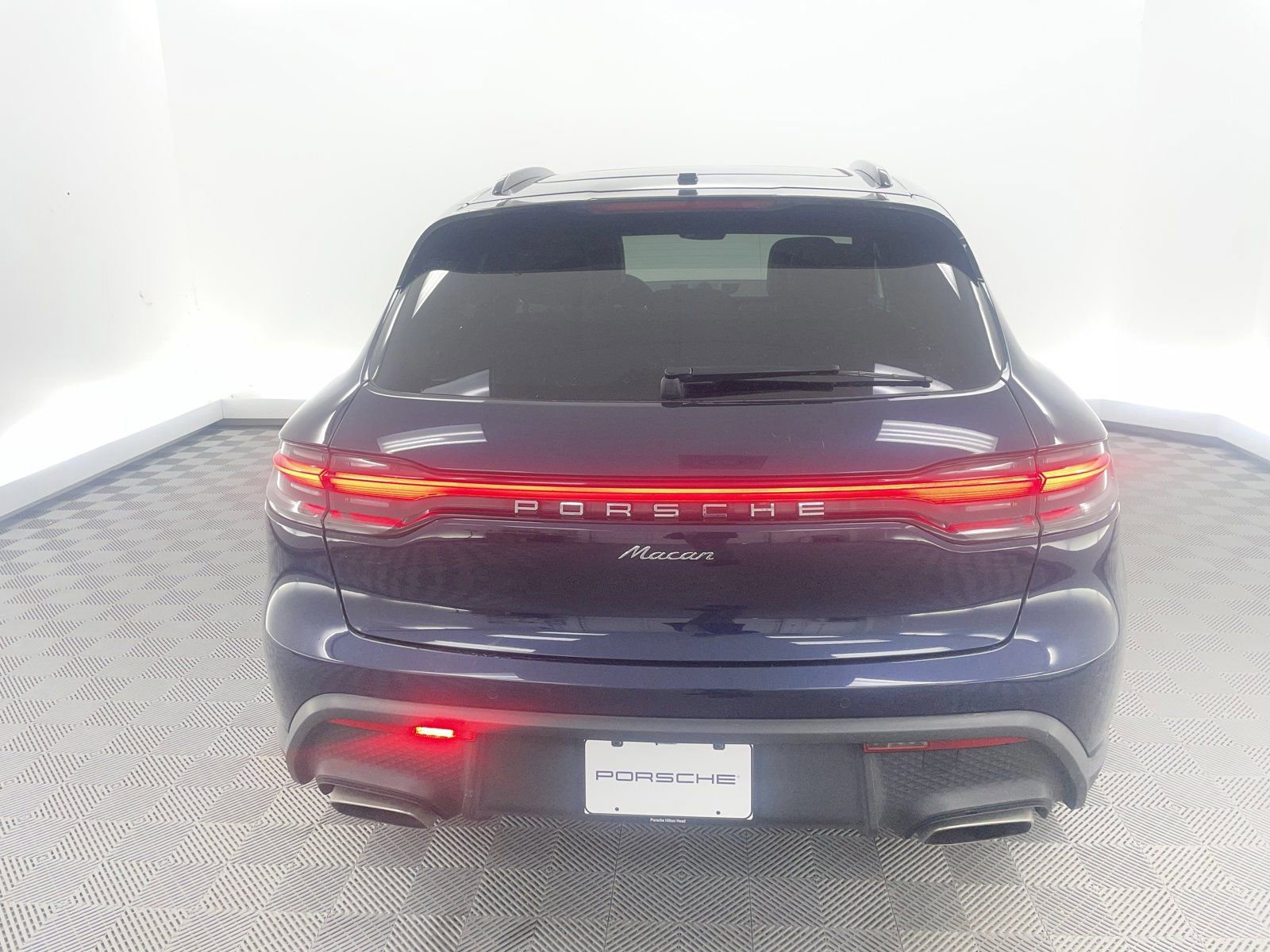 Certified 2023 Porsche Macan Turbo image 12