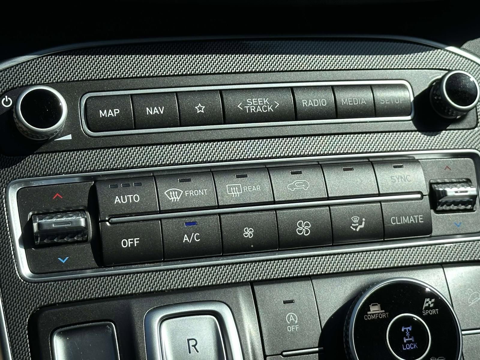 Used 2023 Hyundai Santa Fe SEL w/ Premium Package AWD/4WD image 12
