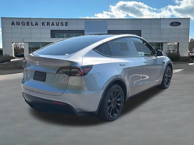 Used 2025 Tesla Model Y Long Range RWD image 8