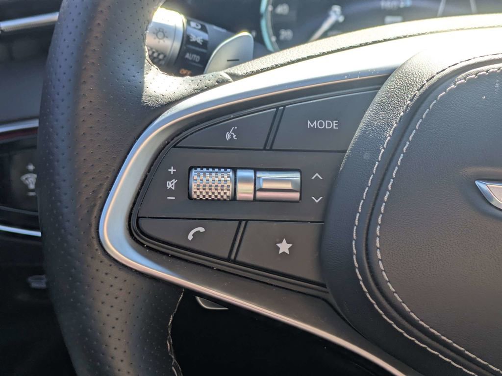 Used 2025 Genesis GV70 2.5T w/ Sport Prestige Package image 27