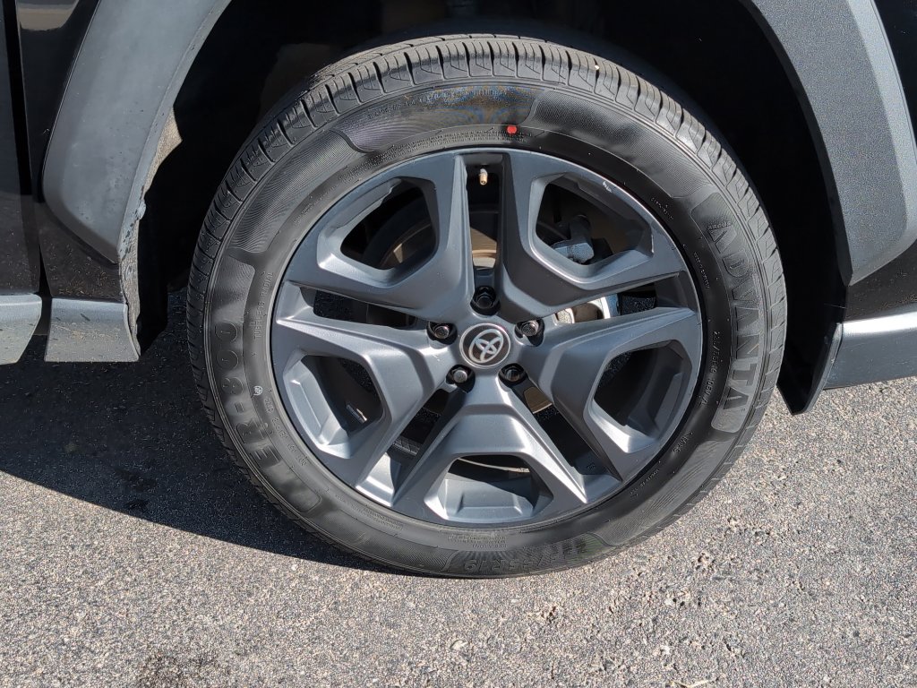 Used 2024 Toyota RAV4 Adventure image 34