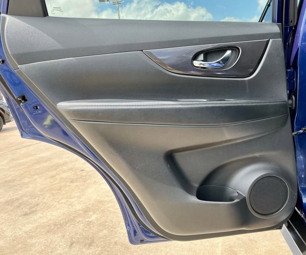 Used 2019 Nissan Rogue S w/ Special Edition Package FWD image 31