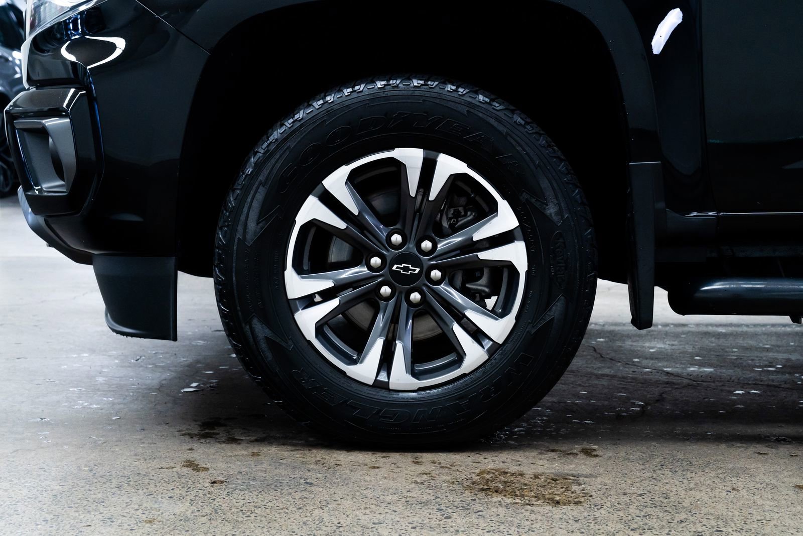 Used 2021 Chevrolet Colorado Z71 w/ Safety Package AWD/4WD image 7