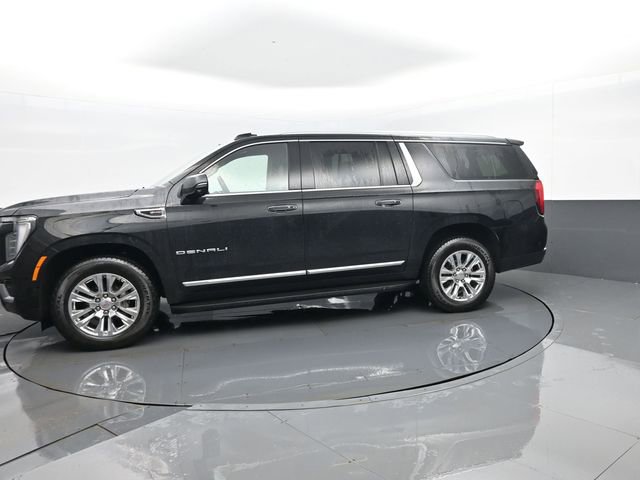 Used 2025 GMC Yukon XL Denali AWD/4WD image 5