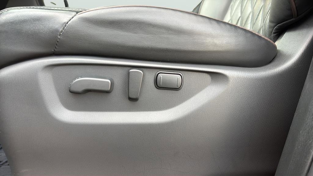 Used 2021 Nissan Armada Platinum w/ Captain's Chairs Package image 15