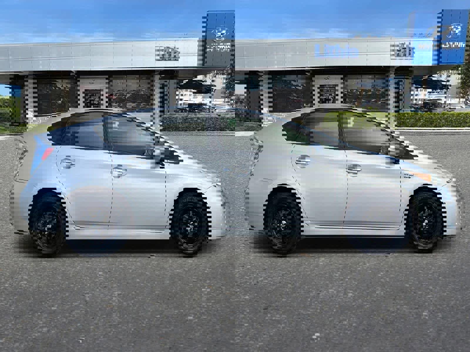 Used 2014 Toyota Prius Two image 9