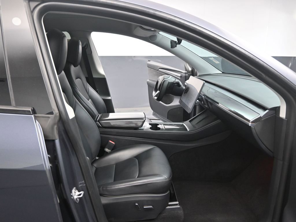 Used 2023 Tesla Model Y Long Range image 21