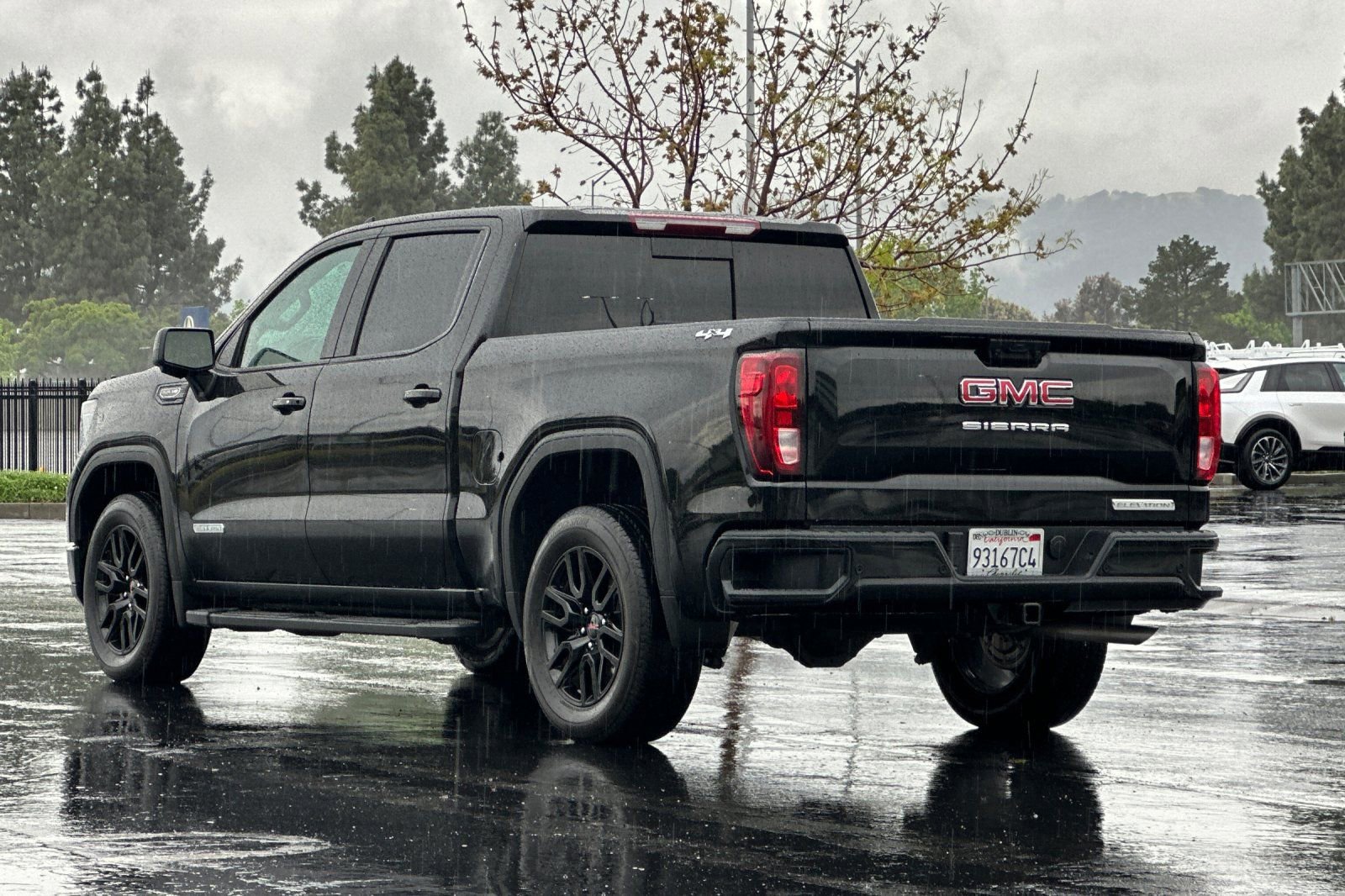Used 2025 GMC Sierra 1500 Elevation w/ Elevation Premium Package image 6