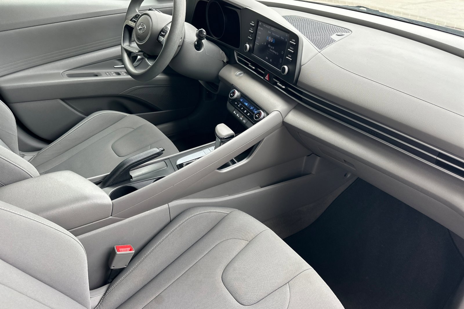 Used 2021 Hyundai Elantra SEL FWD image 15