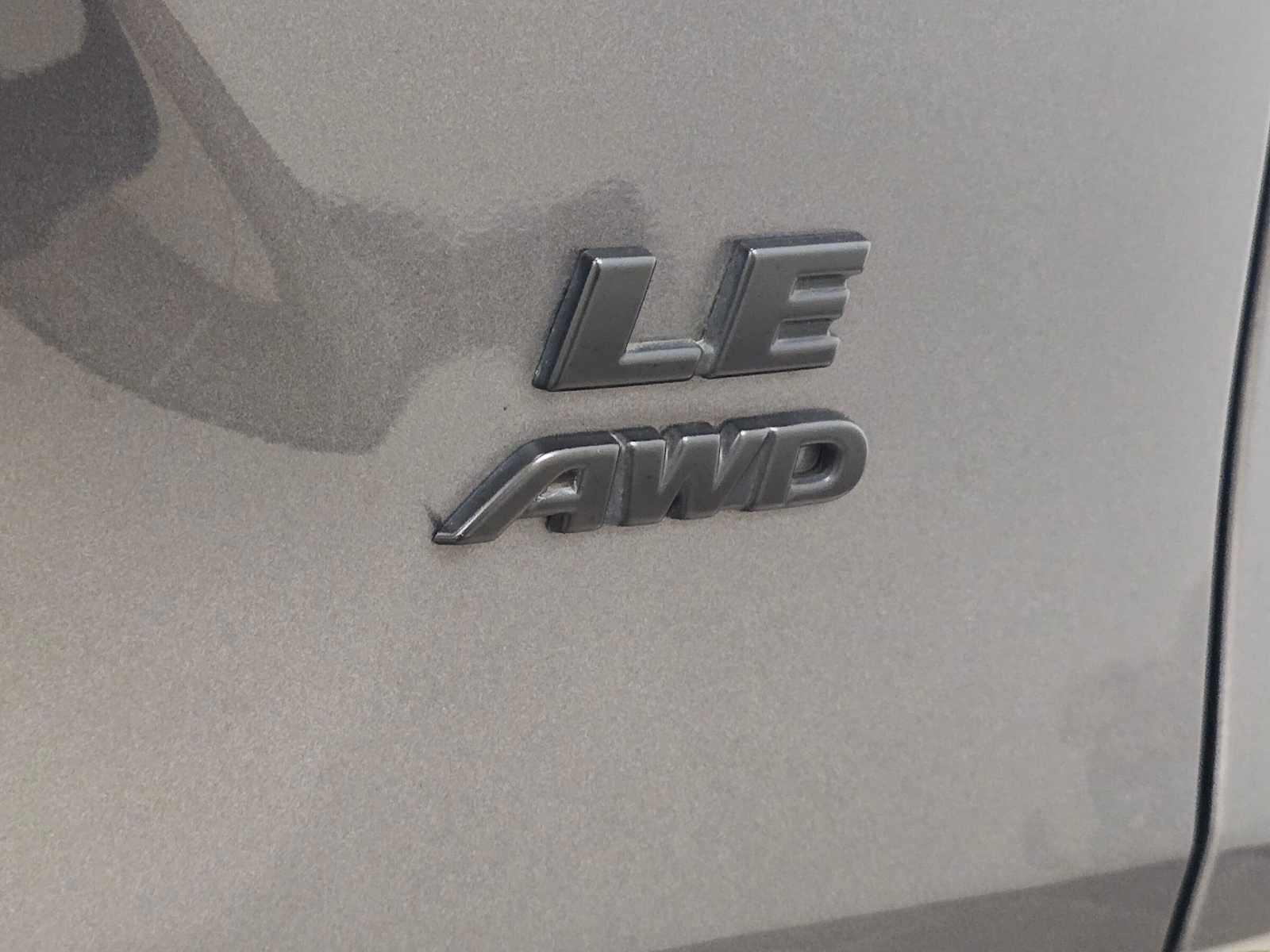 Used 2023 Toyota RAV4 LE AWD/4WD image 7