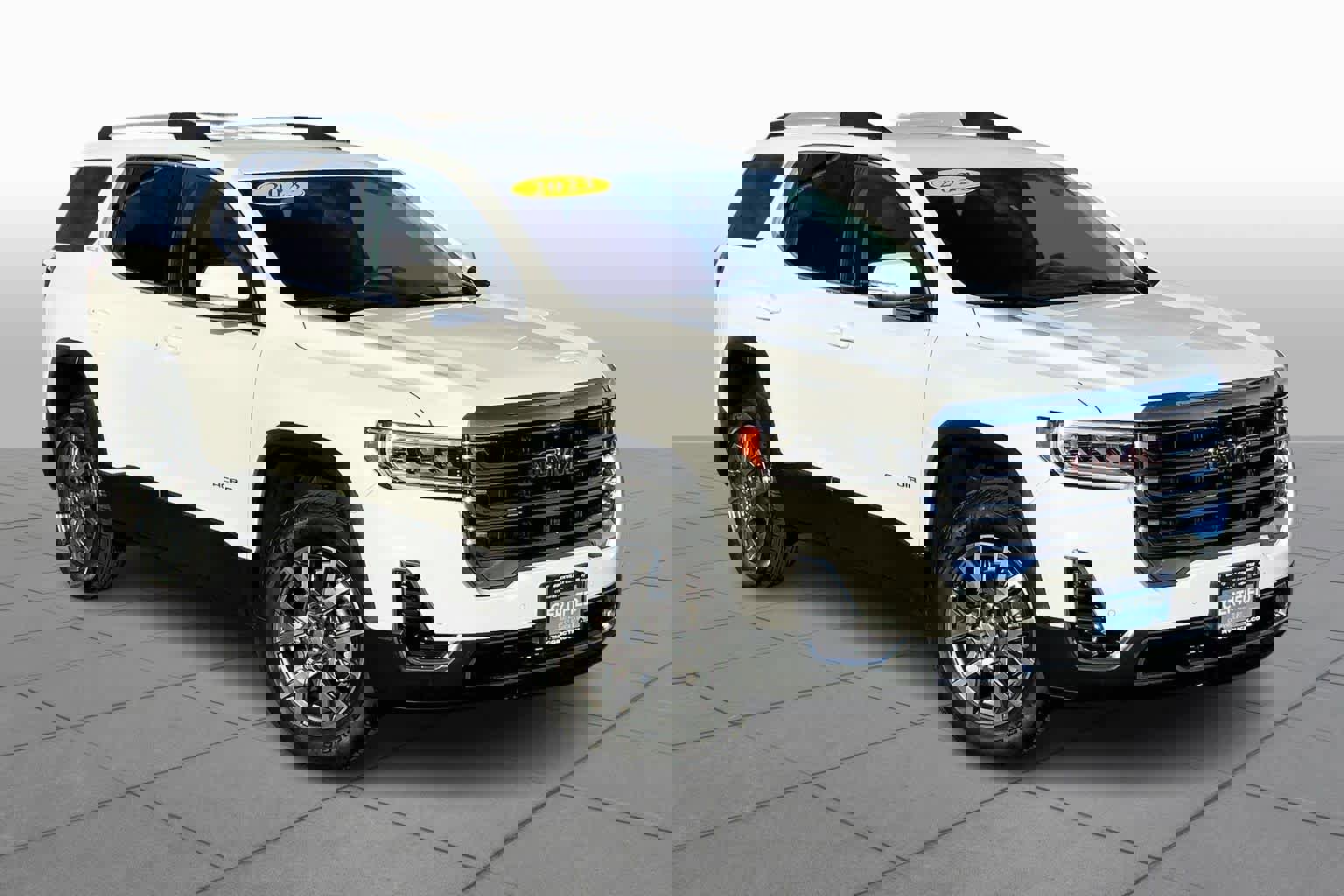 Certified 2023 GMC Acadia SLE w/ Driver Convenience Package image 2