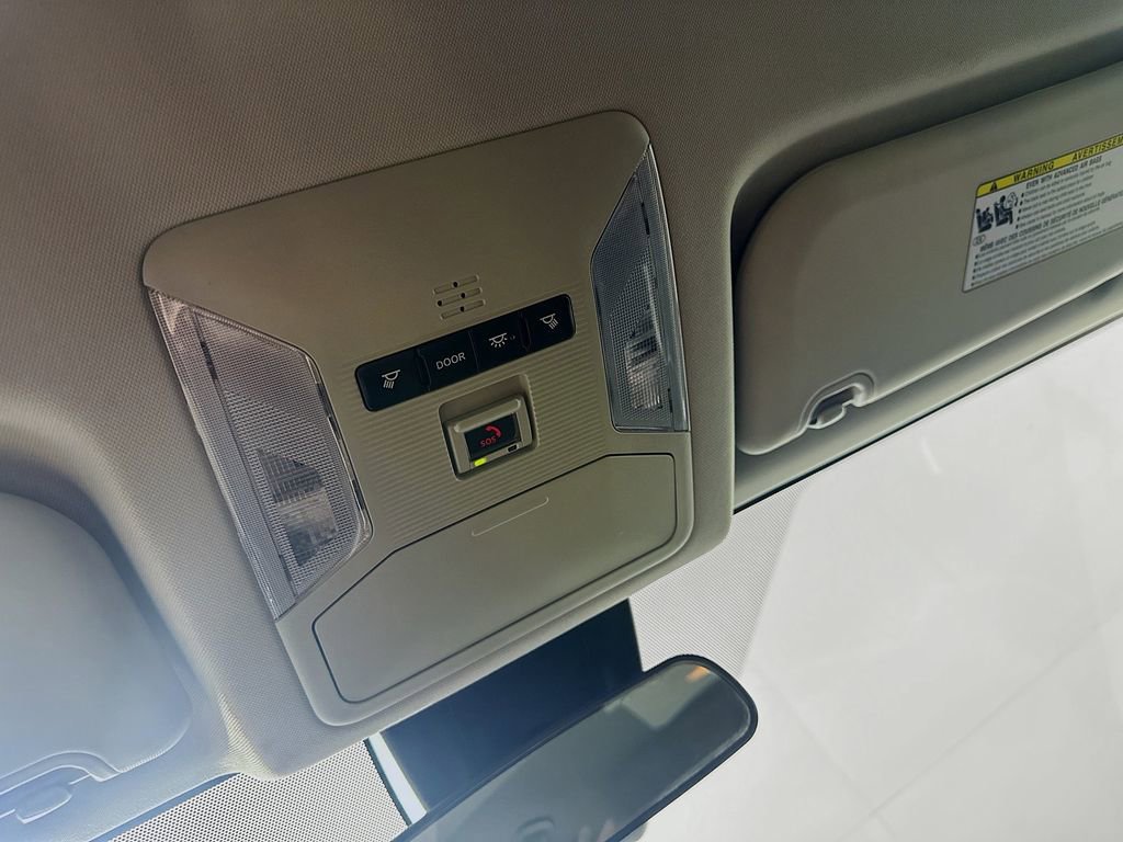 Used 2021 Toyota RAV4 LE image 29