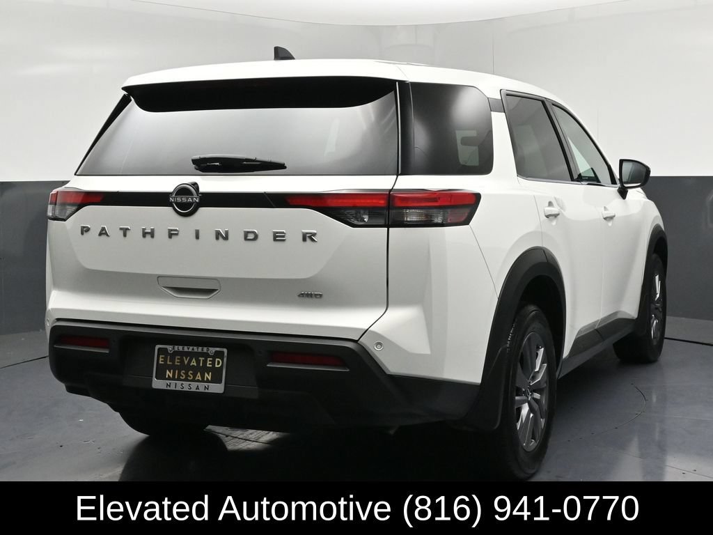 Used 2024 Nissan Pathfinder S AWD/4WD image 4