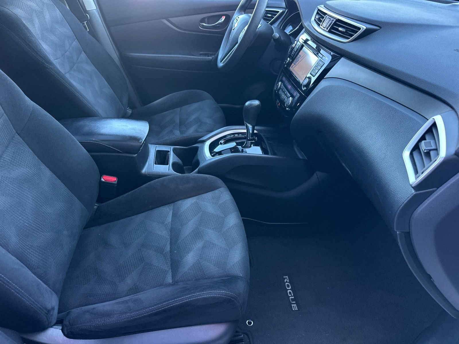 Used 2014 Nissan Rogue SV w/ SV Premium Package FWD image 15