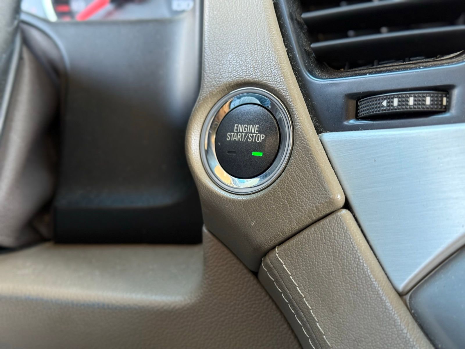 Used 2015 GMC Yukon SLT w/ Open Road Package image 37