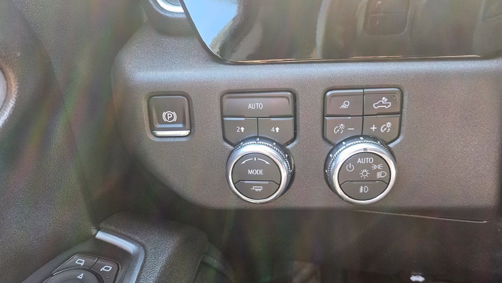 Used 2026 GMC Sierra 1500 SLT AWD/4WD image 32