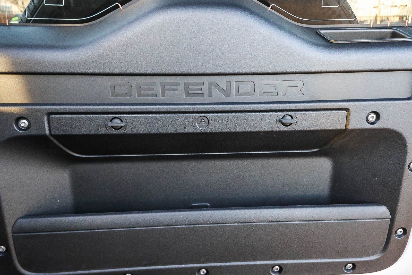 New 2026 Land Rover Defender 110 X-Dynamic SE image 28